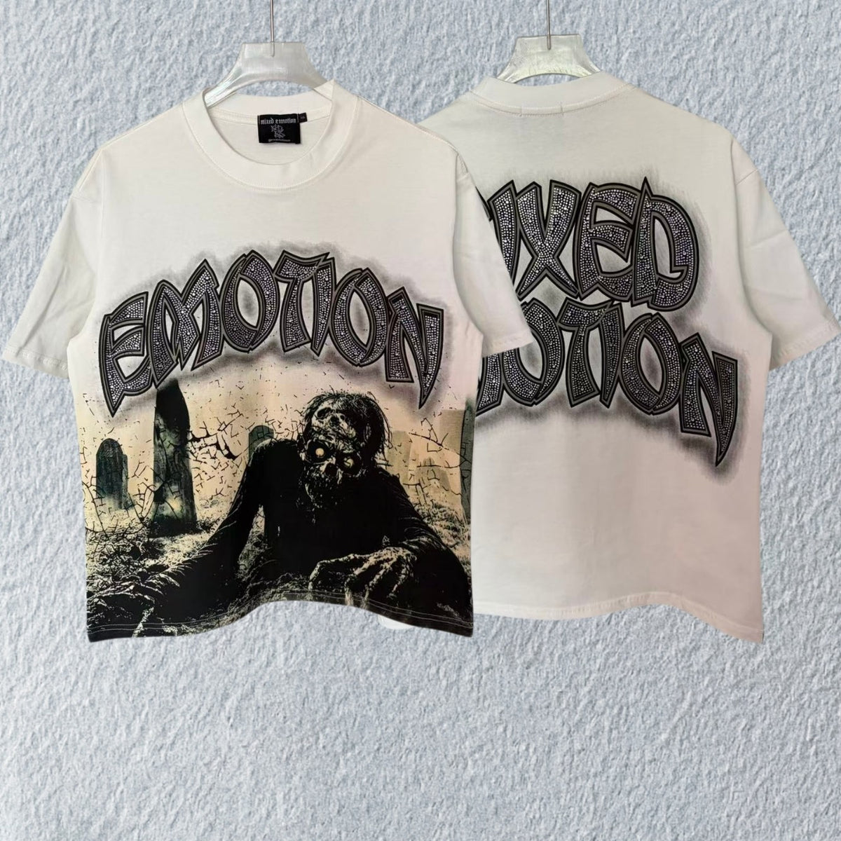 MIXED EMOTION Gothic Zombie Graphic T-Shirt