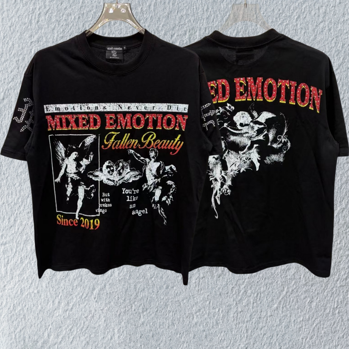 MIXED EMOTION Alien Graphic T-Shirt